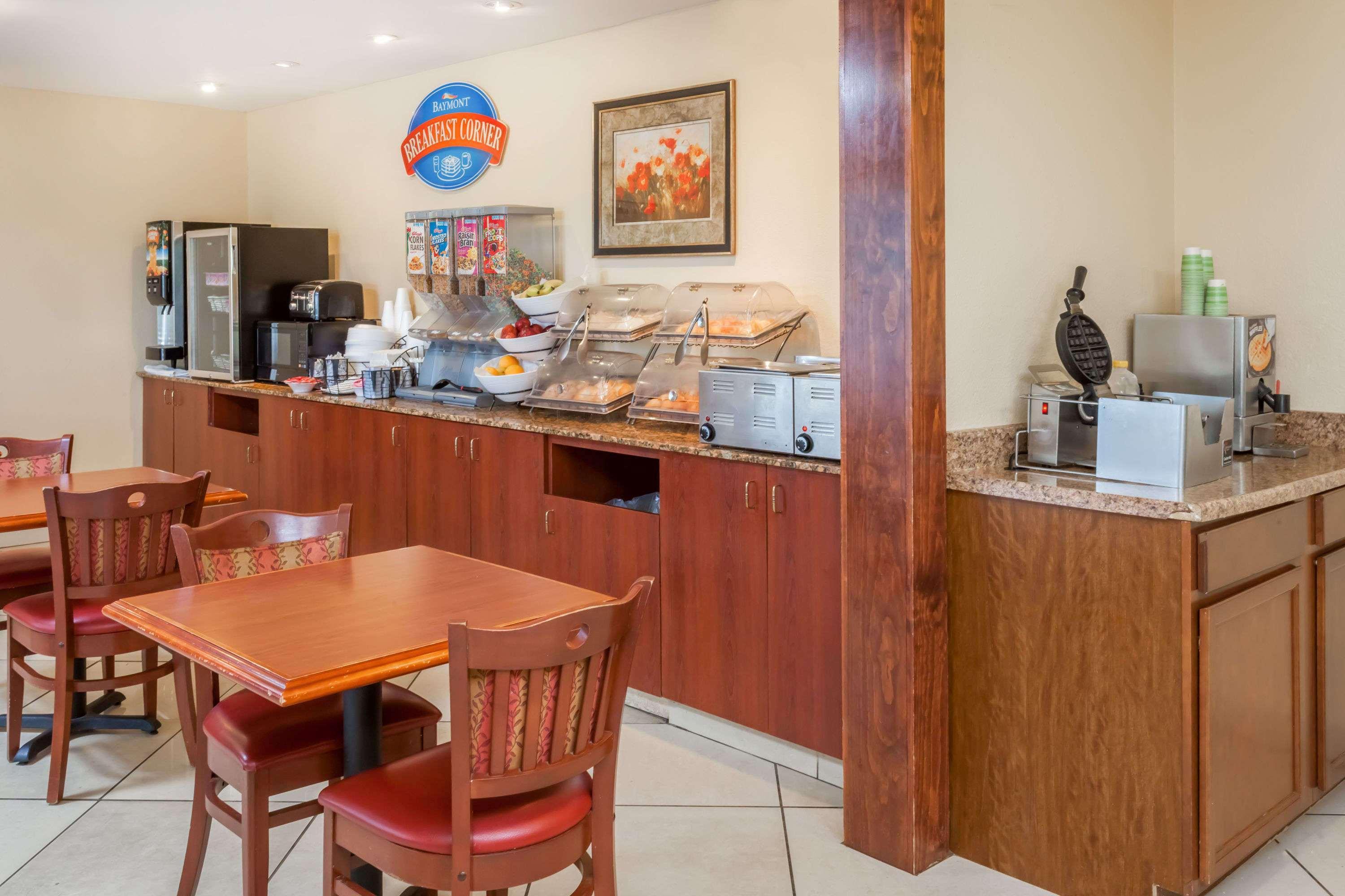 Hotel Baymont By Wyndham Peoria Exteriér fotografie